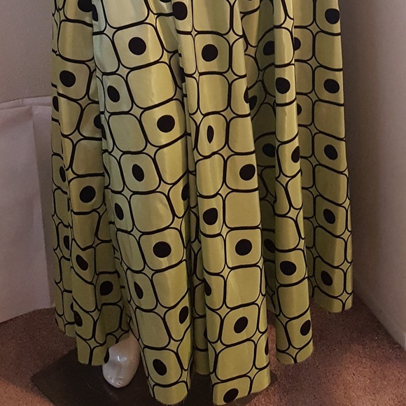 Women's printed Maxi Skirt - Picture 2 of 3